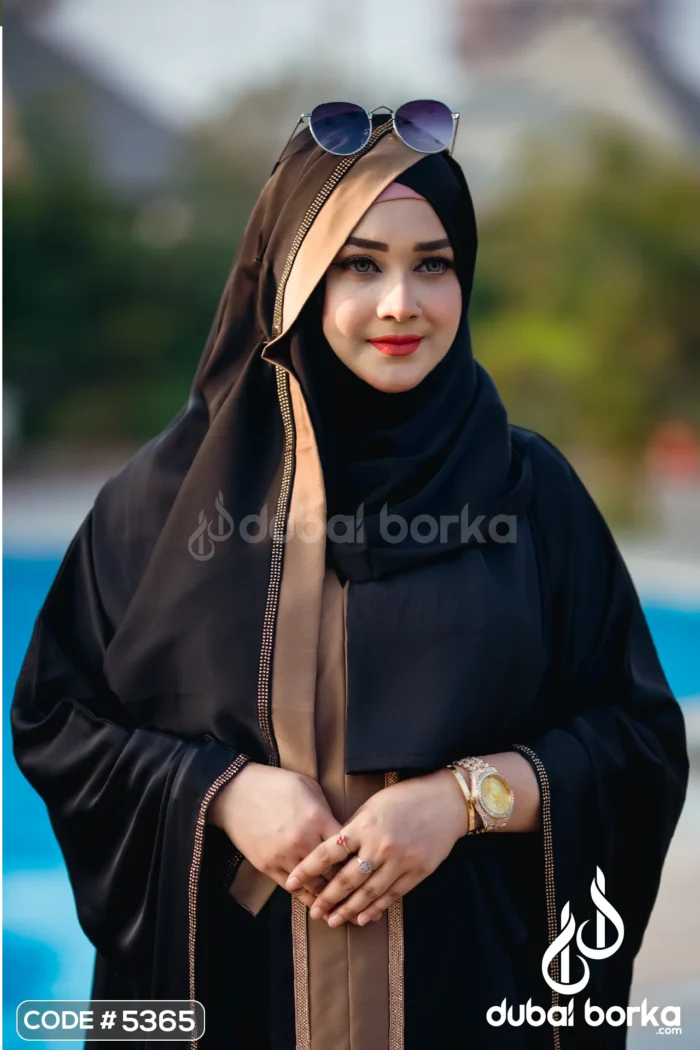 Zeenat Contrast Abaya – A Statement of Elegance for Eid 2025 - Image 3