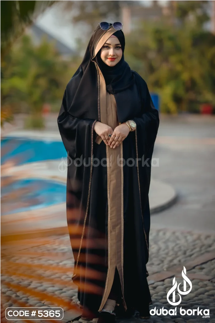 Zeenat Contrast Abaya – A Statement of Elegance for Eid 2025 - Image 5